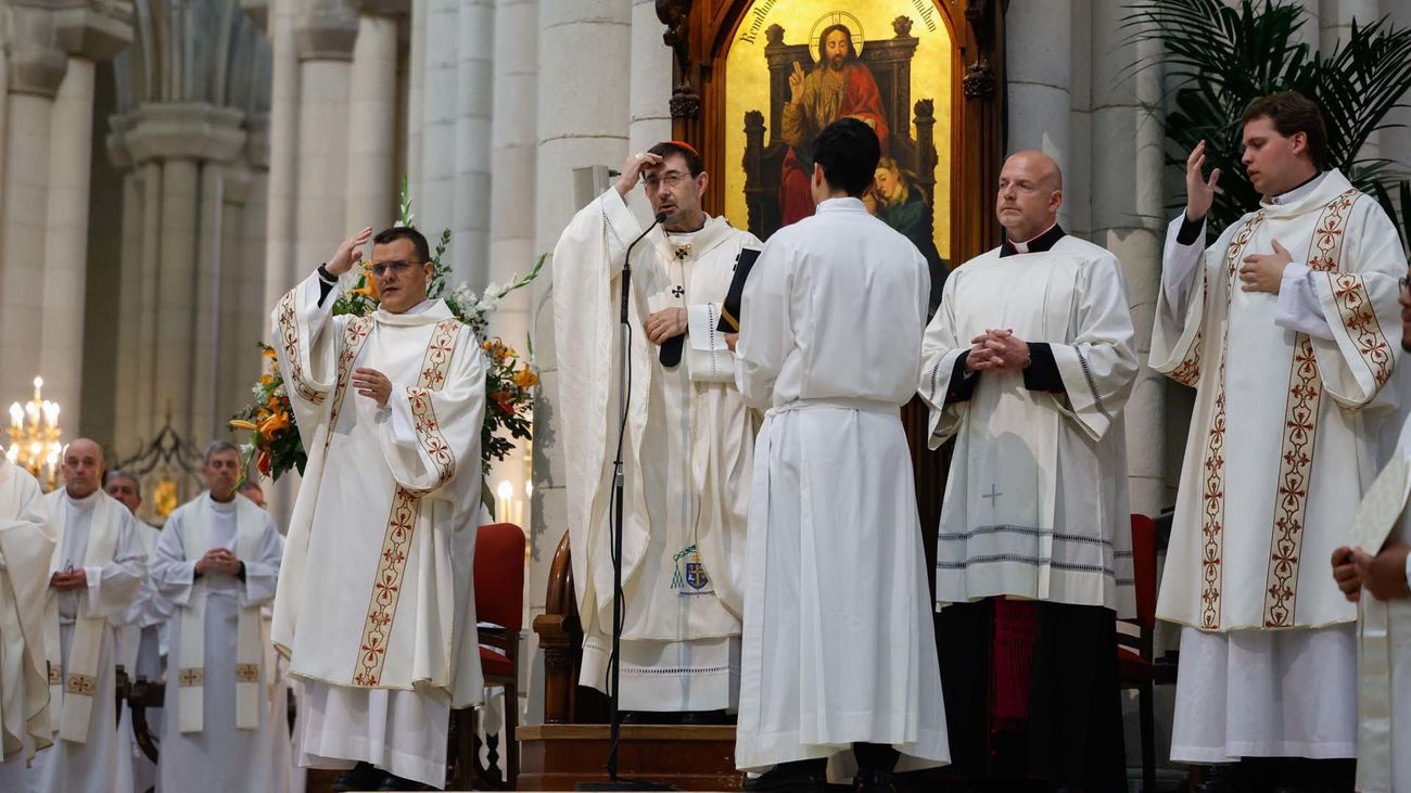 Madrid despide al papa Francisco en una multitudinaria misa en la catedral de la Almudena