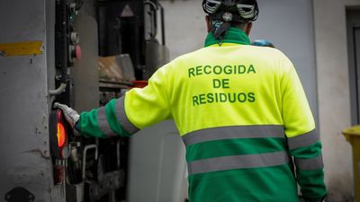 Acuerdo en la huelga de basuras de Madrid para recoger el cartón y el vidrio