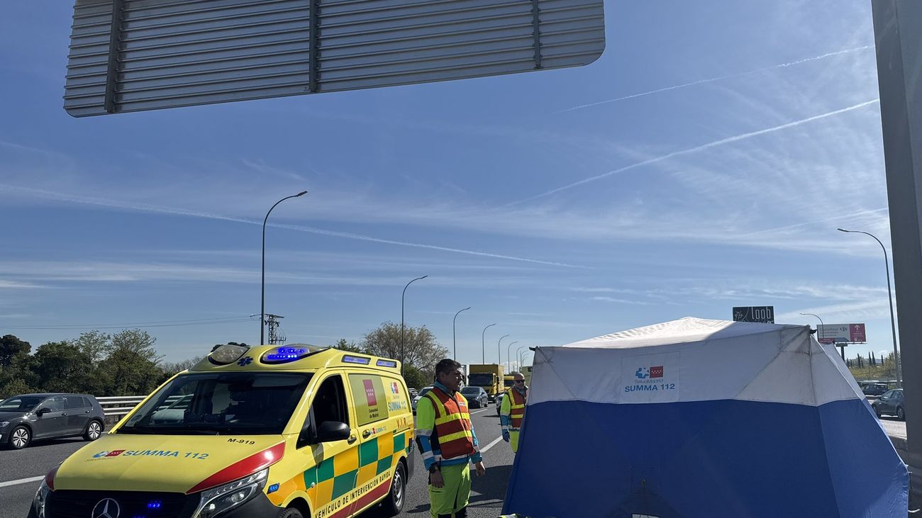 Muere un motorista en un accidente en la A-2 con varios vehículos involucrados