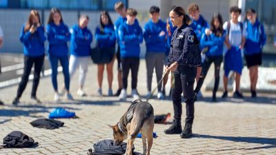 Escolares de Majadahonda, policías por un día para conocer el trabajo de los agentes