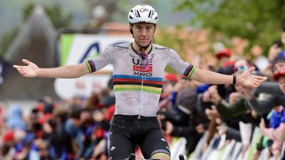 Pogacar ampía su leyenda con la segunda conquista de la Flecha Valona