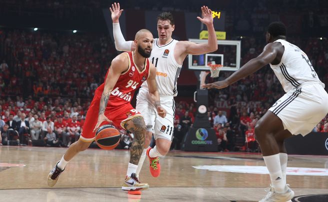 Hezonja ante Olympiacos / EFE