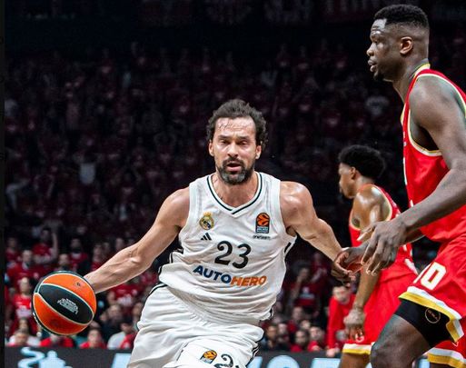 Llull ante el Olympiacos / REAL MADRID