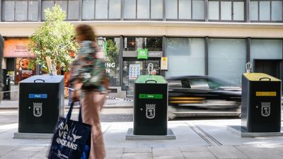Sigue la huelga en la recogida de basuras de Madrid tras el 'no' de los trabajadores al preacuerdo alcanzado