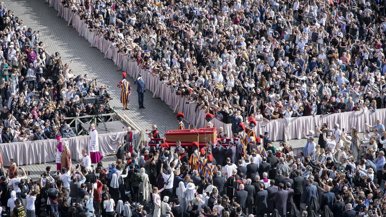 Un colegio de Arroyomolinos acudirá al funeral del Papa en Roma