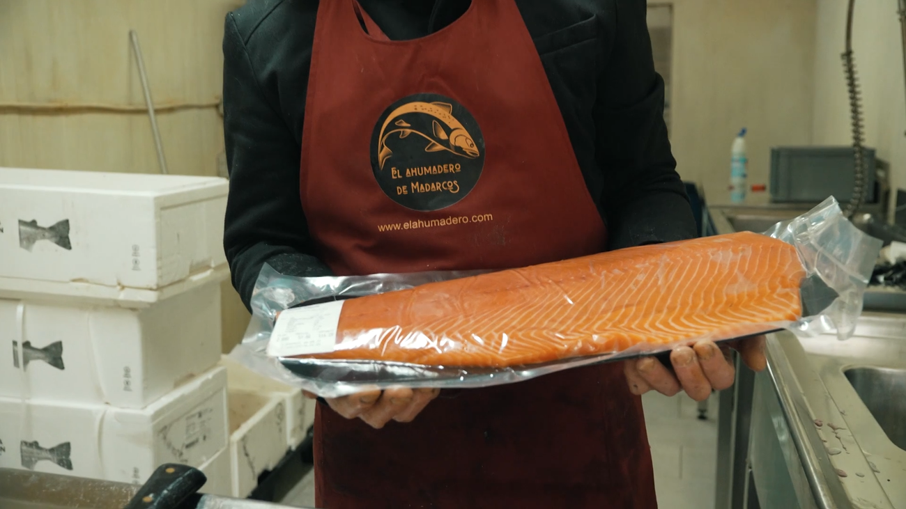 El salmón de Islandia ahumado en plena sierra de Madrid