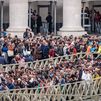 Más de 128.000 personas han visitado ya la capilla ardiente del papa Francisco