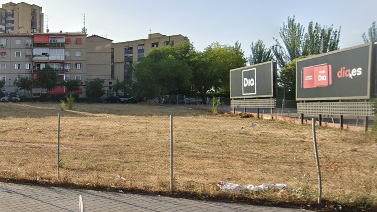 Parcela donde se prevé construir el nuevo centro de mayores de Aluche