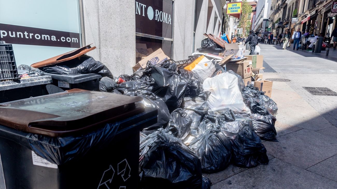 Almeida anuncia que el lunes empezará el Ayuntamiento a recoger la basuras si no se cumplen los servicios mínimos