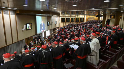 Cierra la capilla Sixtina de Roma, primer paso para preparar el Cónclave del que saldrá el nuevo Papa