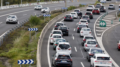 Atascos en las carreteras de Madrid por el apagón masivo; la DGT pide evitar los desplazamientos