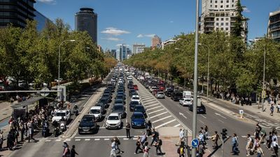 ¿Podré trabajar? ¿Hay colegios? ¿Y comercio? El día después en Madrid tras el gran apagón