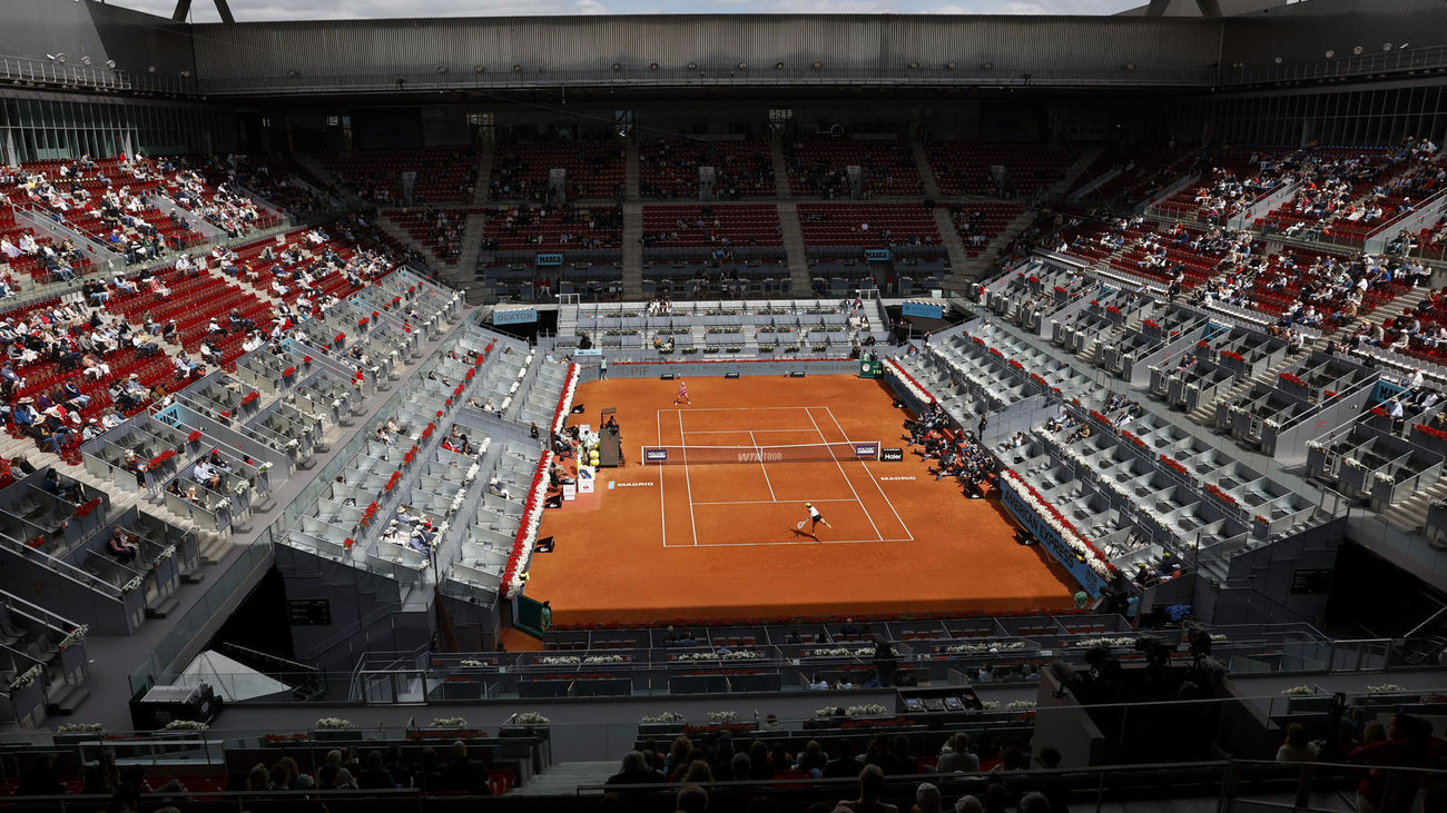 Expectación, normalidad y gran afluencia de público en la Caja Mágica tras el apagón