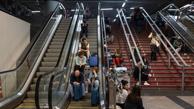 Los viajeros de Renfe afectados por el apagón pueden pedir la devolución o el cambio de sus billetes