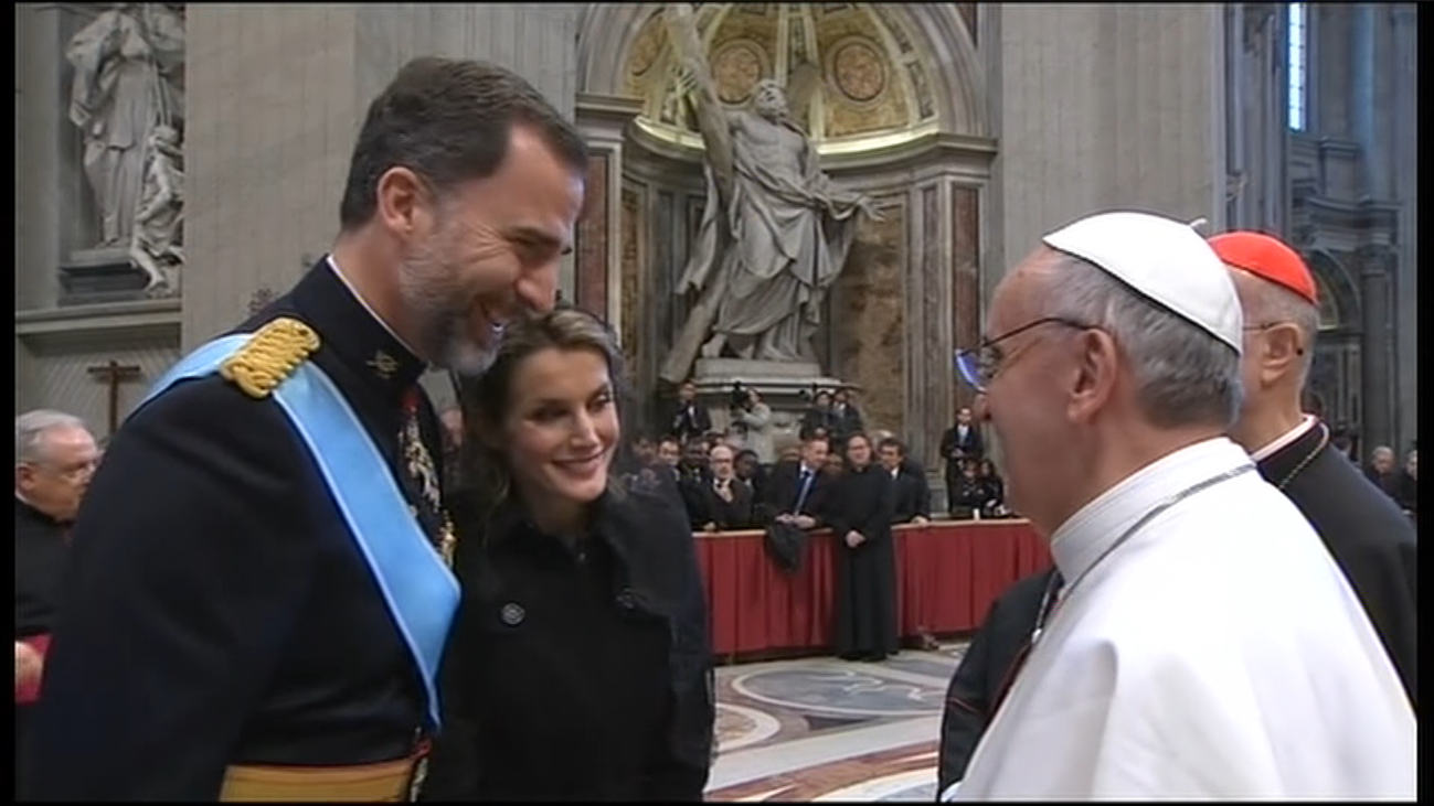 La relación entre el Papa Francisco y los Reyes Felipe VI y Letizia