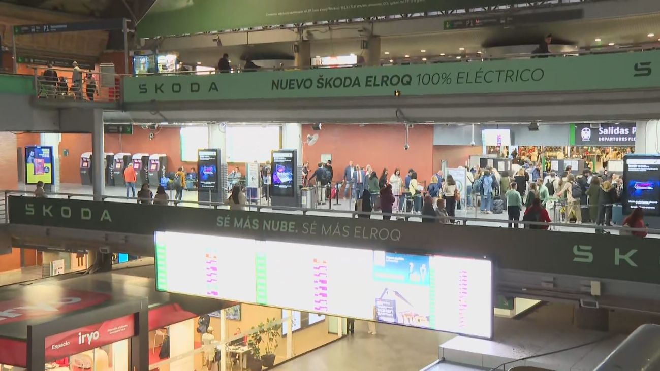 La estación de Atocha recupera la normalidad tras el caos por el apagón