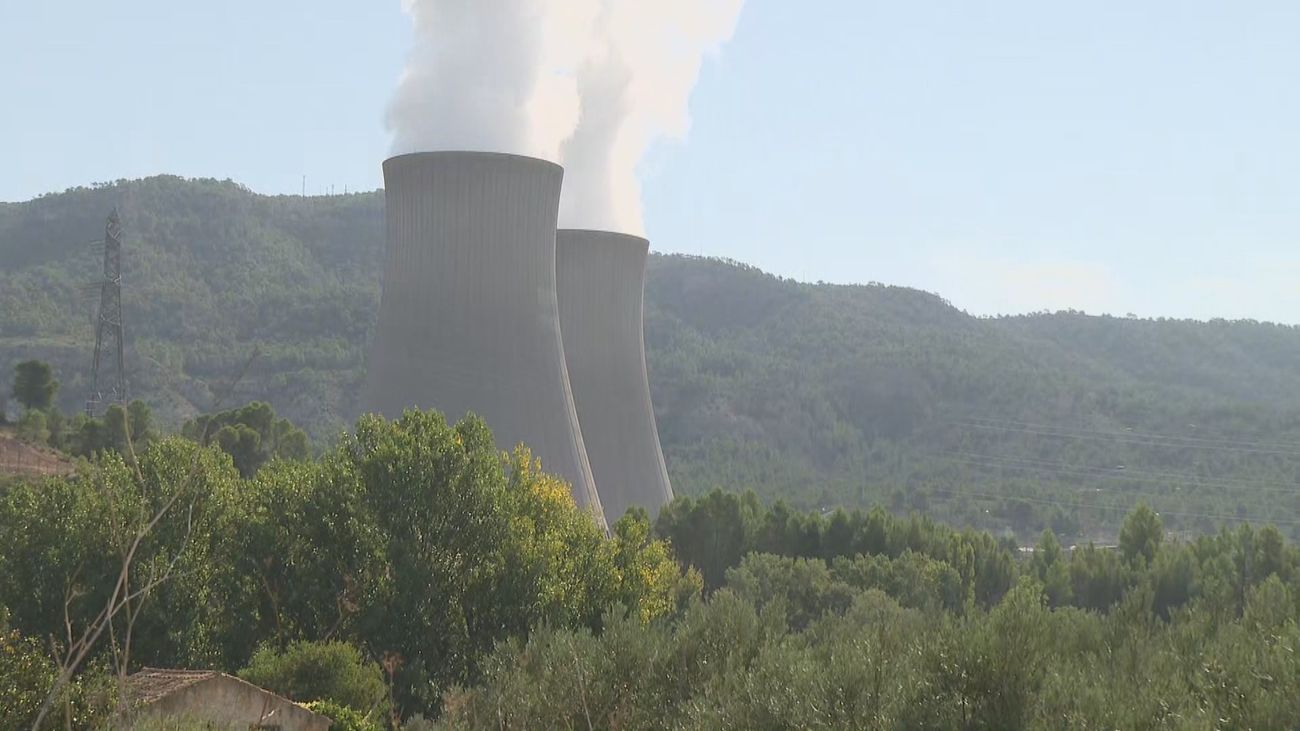 Los empresarios madrileños exigen que Sánchez frene el cierre de las nucleares