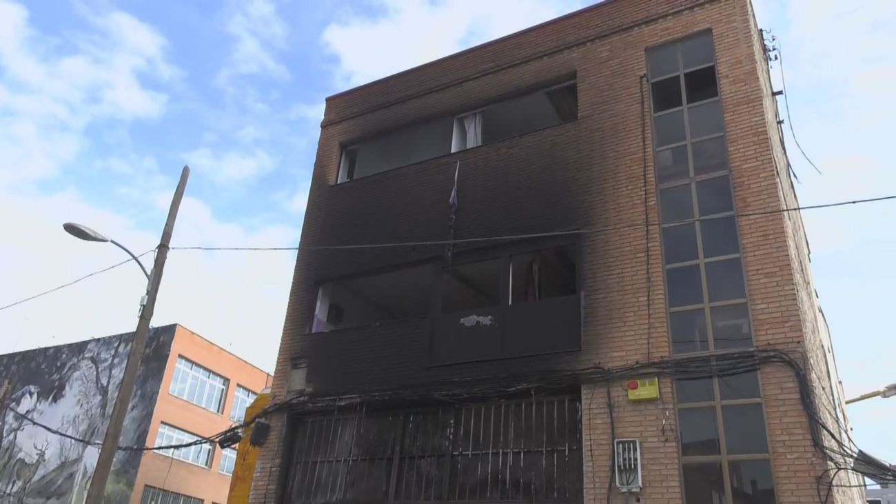 Dos radicales detenidos tras la clausura tras un incendio de un edificio okupado de Caranchel