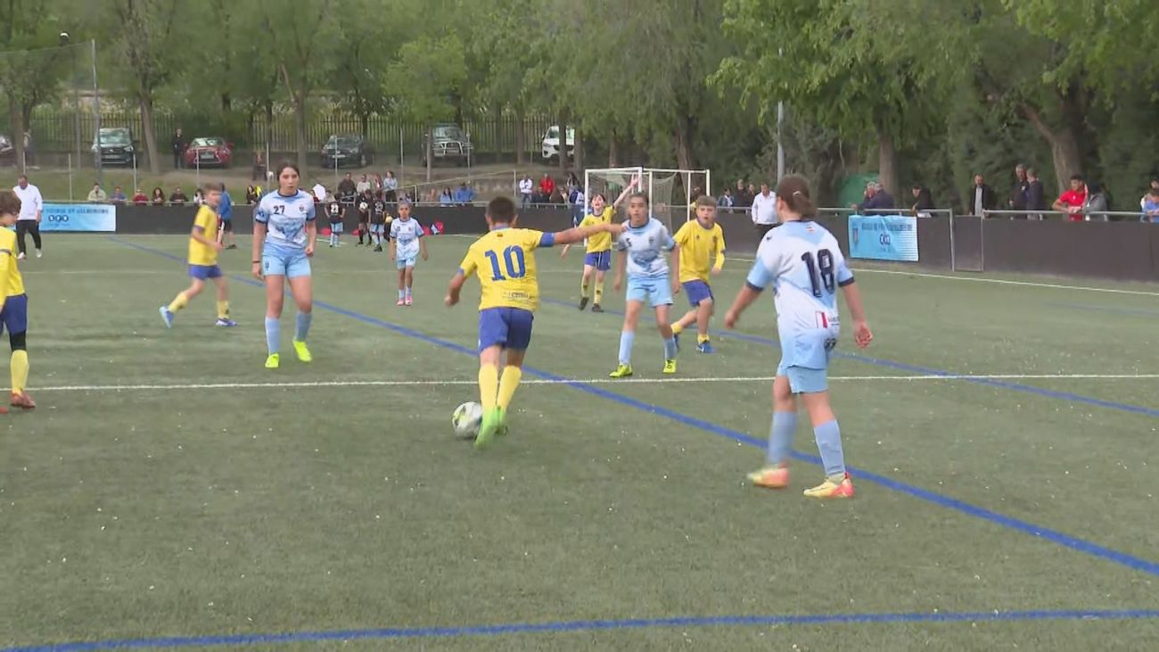 Se diputa el II Torneo solidario 'Por la inclusión' en la Escuela de Fútbol de Valdemoro