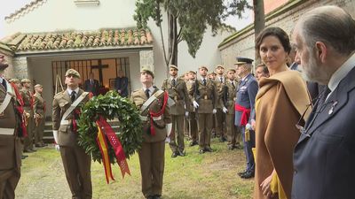 El Día de la Comunidad de Madrid arranca con la ofrenda floral a los Héroes del 2 de Mayo