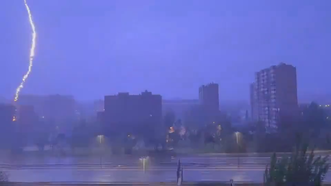 Rayos y truenos en Madrid... como hacía tiempo no se vivían en la capital