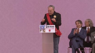 Las lágrimas de José Coronado al ser premiado por Madrid