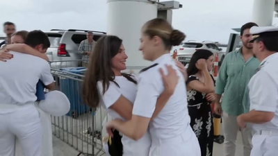 El emotivo reencuentro entre la reina Letizia y la princesa Leonor en Panamá