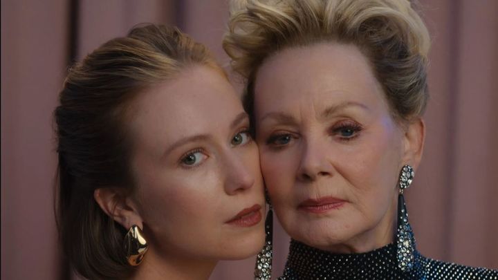 Hacks (MAX) / Enseriados