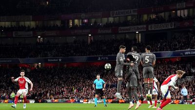 La UEFA multa al Real Madrid por el "comportamiento racista" de sus aficionados en el Emirates