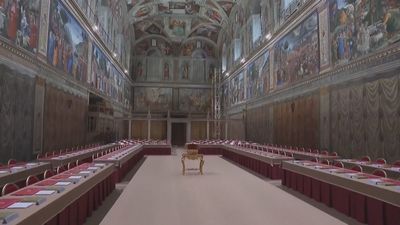 Todo preparado en la Capilla Sixtina, donde los cardenales votarán ante el Juicio Final