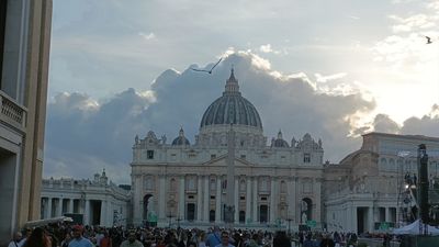 Especial informativo en Telemadrid con motivo del inicio del Cónclave que elegirá al nuevo Papa