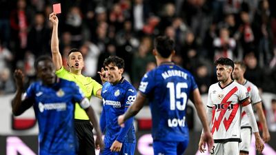Tres partidos a Djené tras su expulsión en el Rayo Vallecano-Getafe