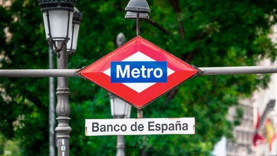 Herido grave un hombre al ser golpeado por un tren de la línea 2 de metro