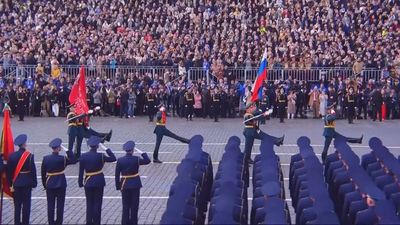 Putin y Xi Jinping presiden el desfile militar en la Plaza Roja por el 80 aniversario de la derrota de los nazis