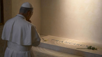 León XIV acude a la tumba de Francisco tras visitar por sorpresa un santuario agustino