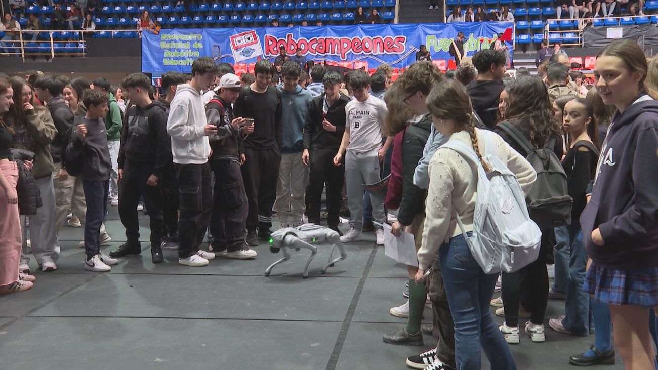 Más de 2.500 alumnos exponen en Fuenlabrada sus robots creados en las aulas