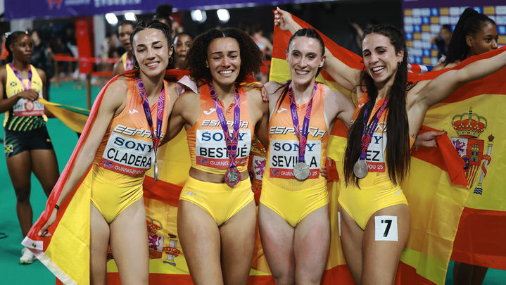 Equipo español del relevo 4x400 / EFE