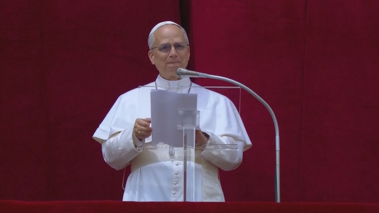 León XIV pide el "cese inmediato del fuego" en Gaza y Ucrania en su primer Regina Caeli