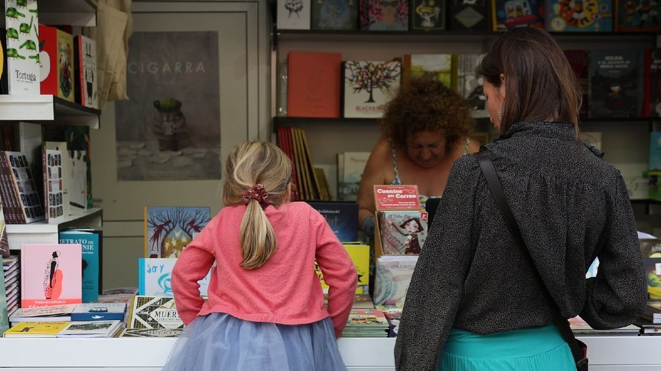 Madrid lee bajo el resplandor de 'La Gran Manzana' en la 84ª edición de la Feria del Libro