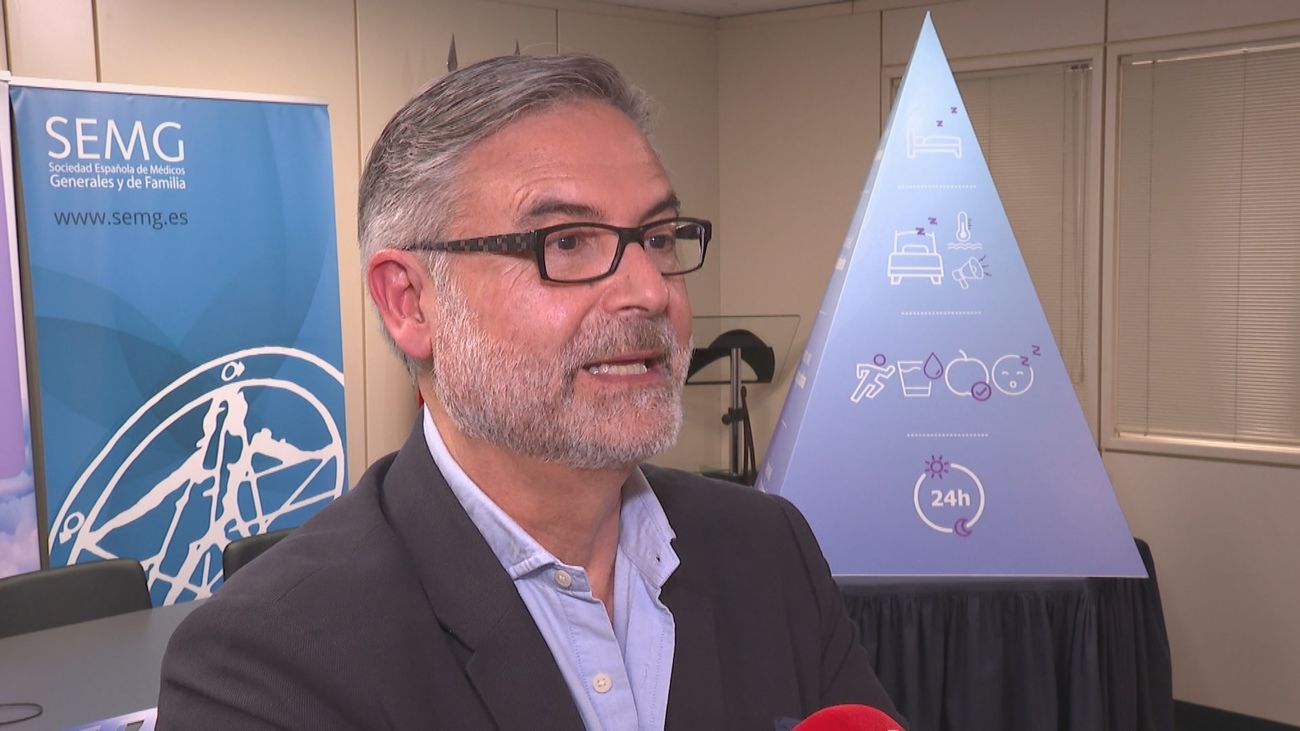 Presentan la pirámide del sueño: cuatro niveles para dormir mejor sin recurrir a fármacos