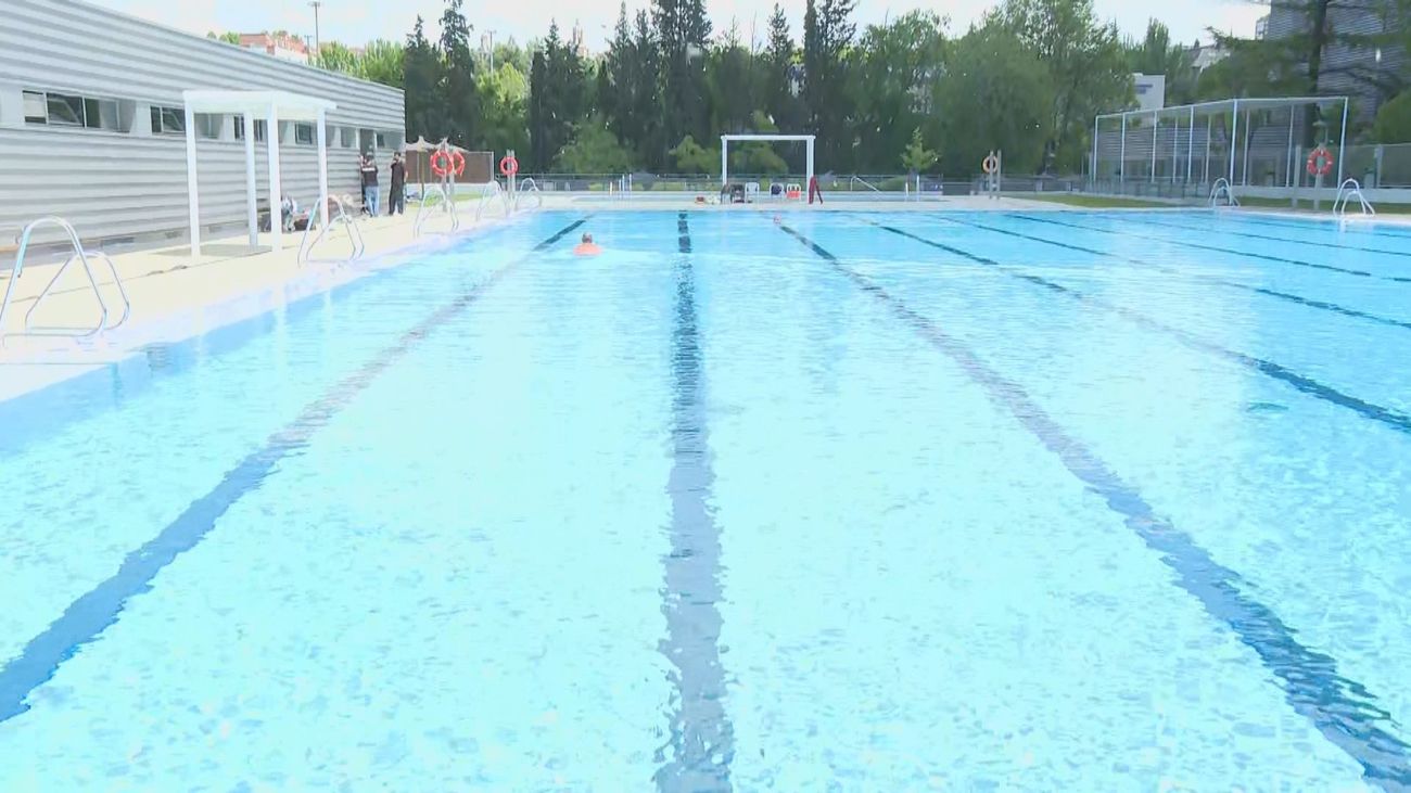 Más de 700.000 madrileños seguirán sin piscina municipal de verano