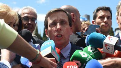 Almeida dice que la vía judicial no basta para solucionar el problema de Barajas