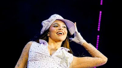 Ven a donar plasma y podrás ganar entradas para el concierto de Emilia