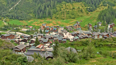 Evacuan un pueblo suizo ante el riesgo de derrumbe de un millón de metros cúbicos de rocas