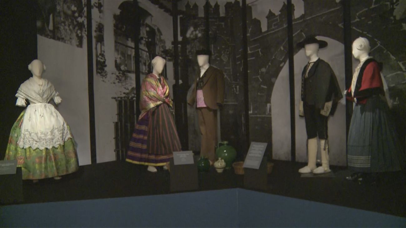 El Museo del Traje rinde homenaje a su historia con 'Raíces'
