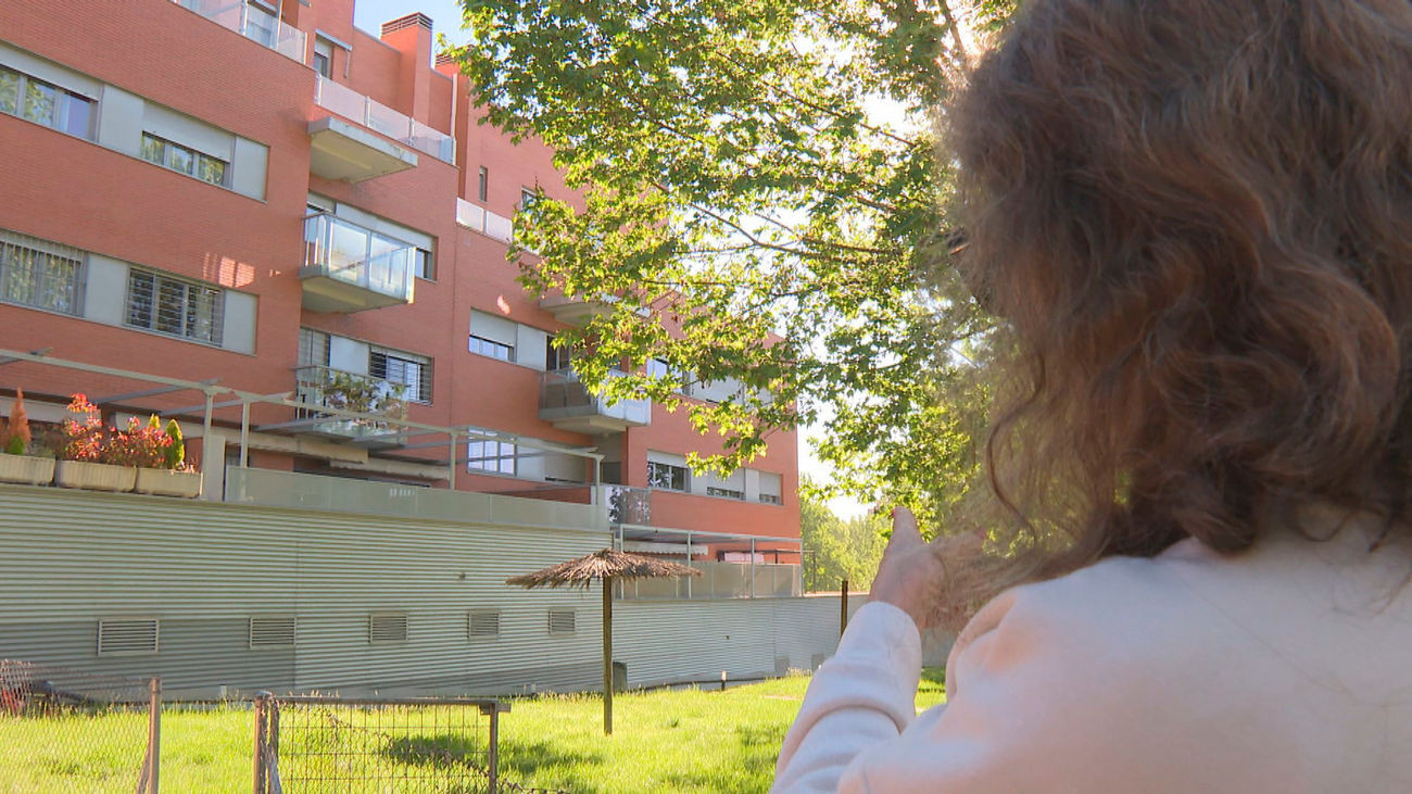 Cobra 2.200 euros de pensión pero inquiokupa un piso en Paracuellos del Jarama desde hace siete meses