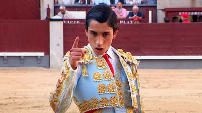 Mejores intenciones que resultados de la terna ante una novillada de engañosa movilidad