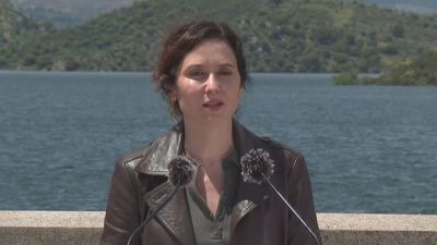 Ayuso denuncia la "persecución psicopática" contra ella de un Sánchez "acorralado"