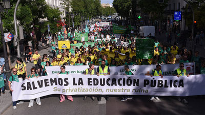 Manifestación en Madrid en defensa de la educación pública: "Faltan 'profes', sobran recortes"