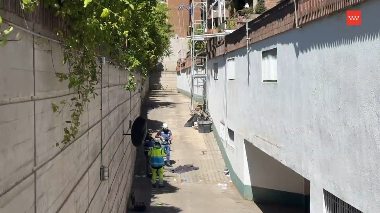 Herido grave un trabajador tras caer desde un andamio a ocho metros de altura en Chamartín